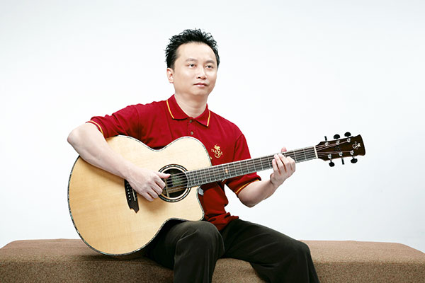 Giới thiệu nghệ sĩ fingerstyle guitar Đài Loan Huang Chia-Wei (黄家徫)